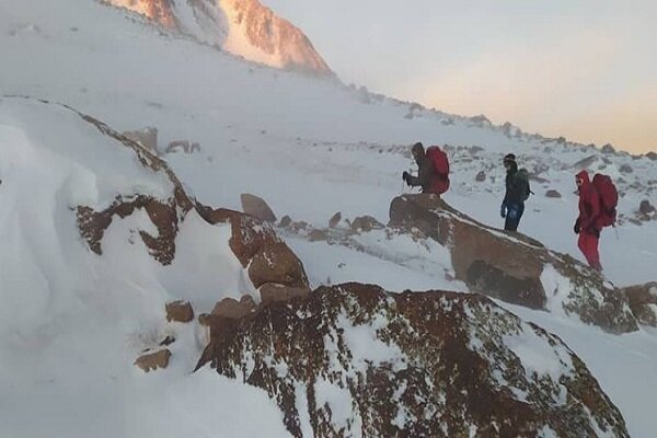 گرفتار شدن ۳ کوهنورد در ارتفاعات البرز