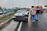 تصادف زنجیره‌ای ٢٠ خودرو در اتوبان حکیم تهران + عکس و فیلم