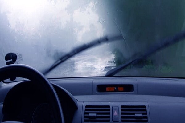 روش‌های جالب برای جلوگیری از بخار کردن شیشه‌های خودرو در فصل سرما

