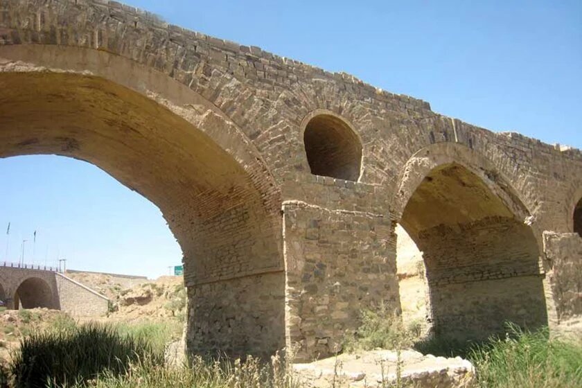پل تاریخی باقر آباد