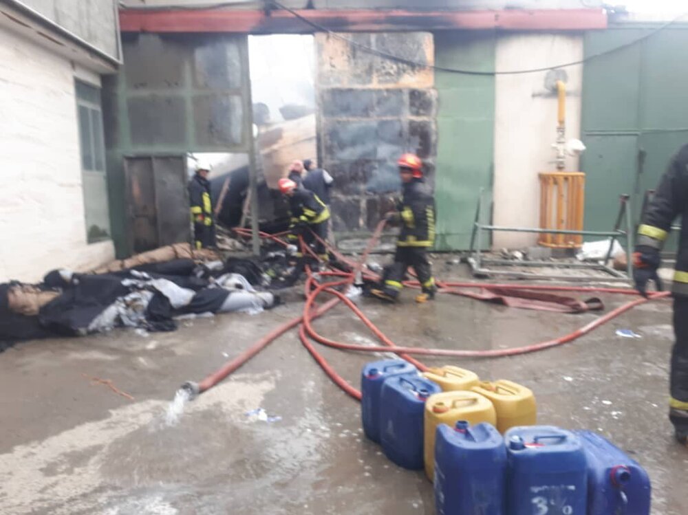 جزئیات آتش‌سوزی دو کارخانه در تهران + عکس و فیلم 