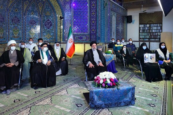 حمایت از تولید در صدر برنامه‌های دولت خواهد بود / همه اقوام ایرانی در خدمت به آرمان ملی حرکت می کنند