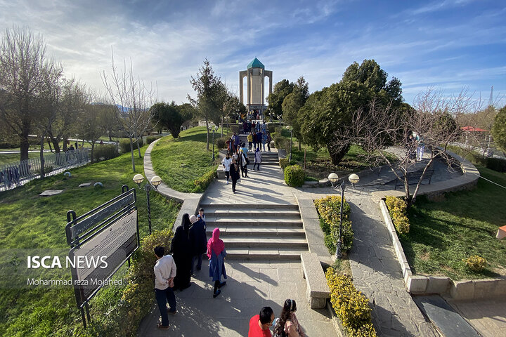 بازدید گردشگران نوروزی از اماکن تاریخی همدان در آخرین روزهای تعطیلات