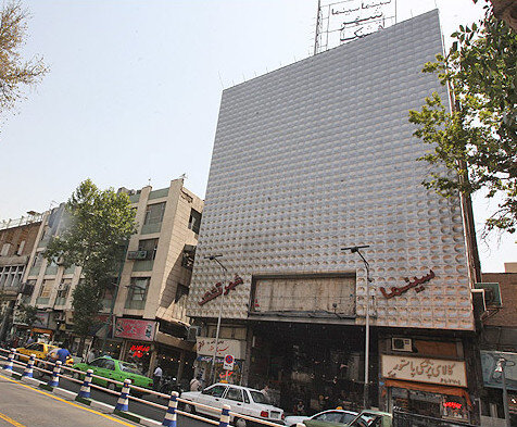 بزرگترین ساختمان های متروکه تهران/ چرا رسیدگی به ساختمان های قدیمی و متروکه جزو اولویت های شهرداری نیست؟