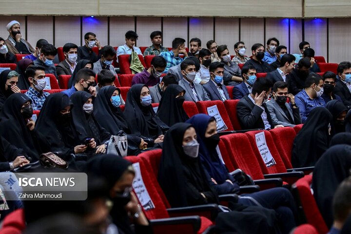 نشست فعالان دانشجویی استان یزد با حضور استاندار به میزبانی دانشگاه یزد برگزار شد