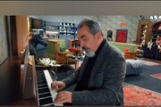 پیانو نوازی سیامک انصاری در برنامه جوکر + فیلم