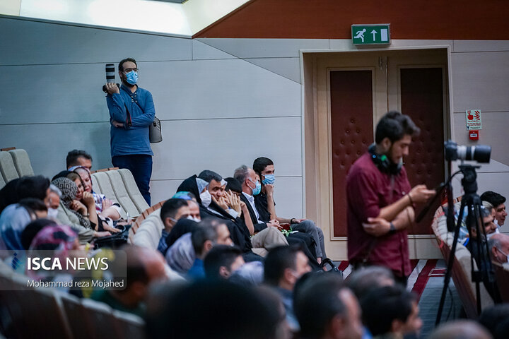 مراسم تجلیل از بازنشستگان دانشگاه آزاد اسلامی و خانواده‌های آن‌ها