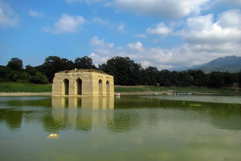  باغ تاریخی عباس‌آباد بهشهر
