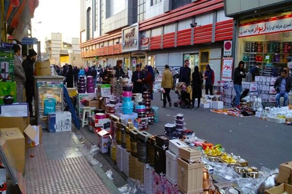 خیابان شوش پاتوق دزدهایی که علنی جرم می‌کنند / بازارچه شبانه معتادان و فروش اجناس سرقتی  
