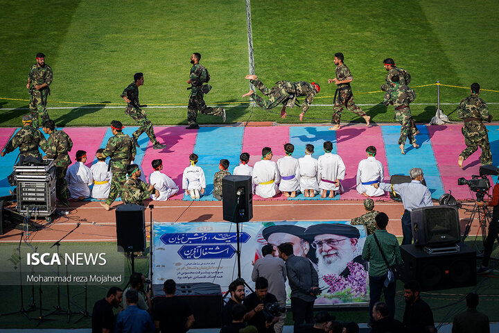 اجتماع بزرگ سلام فرمانده در ورزشگاه آزادی
