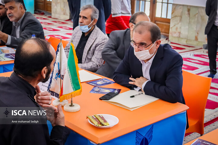 برپایی میز خدمت و سلامت دانشگاه آزاد اسلامی استان گیلان در مصلی رشت