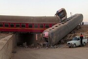 خروج قطار مسافربری مشهد به یزد از ریل بر اثر برخورد با بیل مکانیکی / ۲۱ نفر کشته و ۸۶ نفر ‌زخمی شدند / دستور بازداشت ۶ نفر + عکس و فیلم