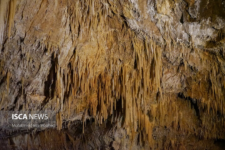 به مناسبت روز همدان << غار علی صدر طولانی ترین غار آبی جهان >>