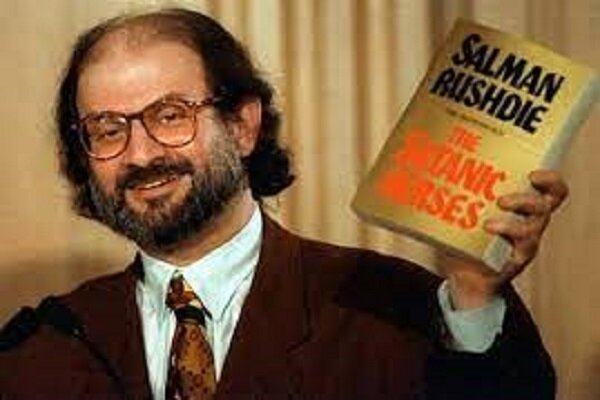 سلمان رشدی به هلاکت رسیده است؟