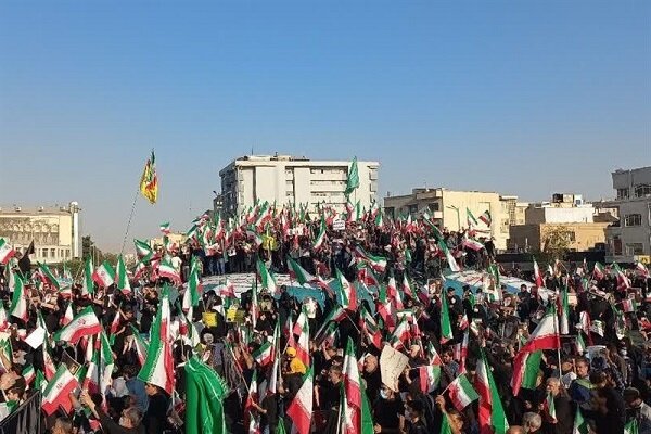 مردم تهران علیه آشوبگران تجمع کردند