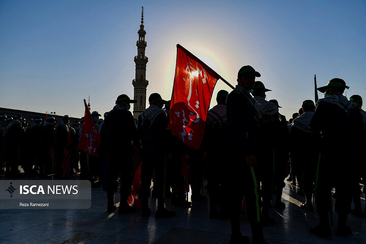 صبحگاه مشترک یگان‌های نظامی و امنیتی در مسجد مقدس جمکران
