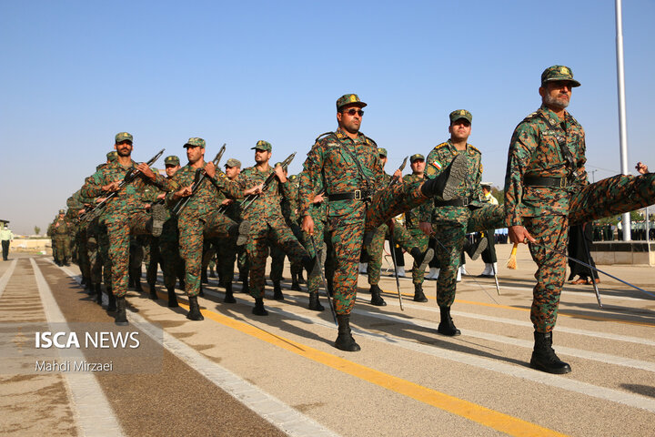 صبحگاه مشترک یگان های انتظامی و نظامی در همدان