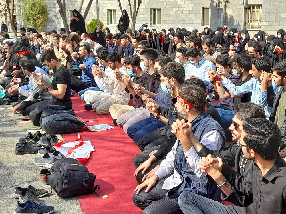 راهپیمایی دانشجویان دانشگاه‌های تهران در پی جنایت تروریستی شیراز