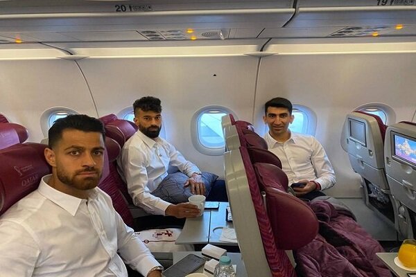 تیم ملی فوتبال ایران با بدرقه مردم راهی قطر شد / رئیسی: قطعا در میادین ۹۰دقیقه ای جام جهانی دل مردم را شاد خواهید کرد