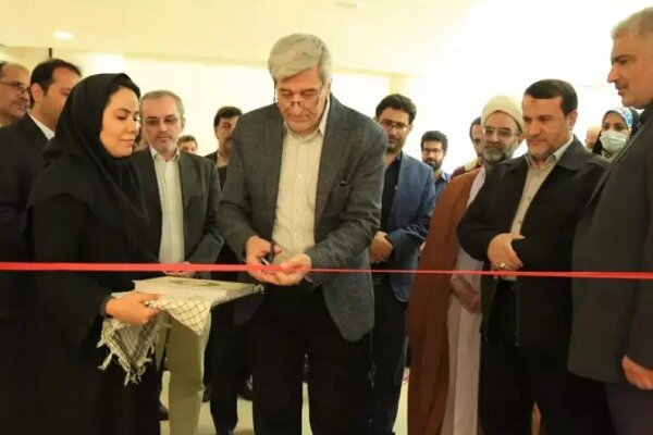 کتابخانه تخصصی انقلاب اسلامی و دفاع مقدس در واحد علوم وتحقیقات افتتاح شد