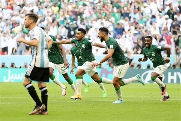 عربستان در جام جهانی شگفتی‌ساز شد / مسی و آرژانتین در آفساید!