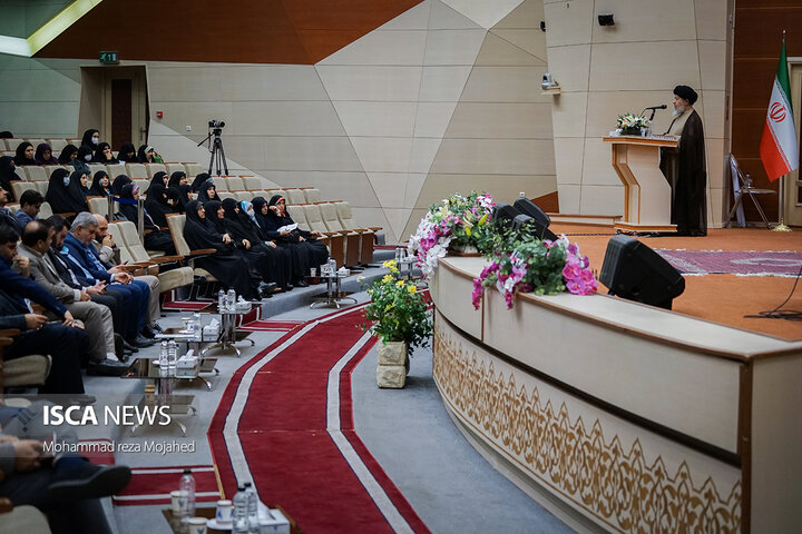 نشست بسیج اساتید و کارکنان دانشگاه آزاد اسلامی