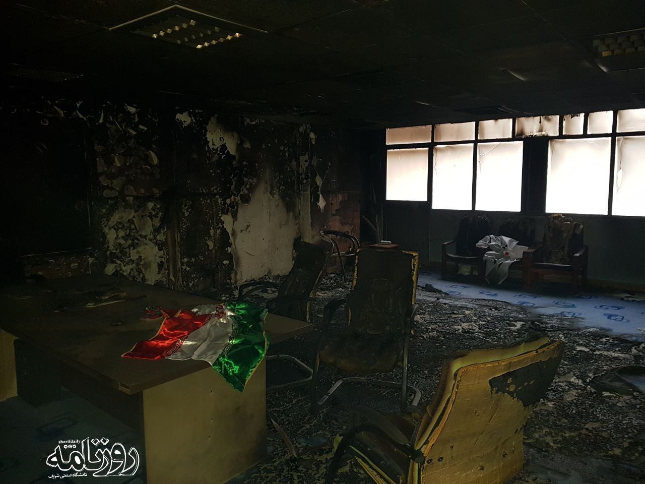 دفتر بسیج دانشجویی دانشگاه شریف شب گذشته به آتش کشیده شد