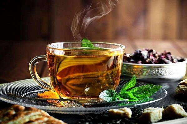 آیا چای داغ در تابستان تشنگی را برطرف می‌کند؟
