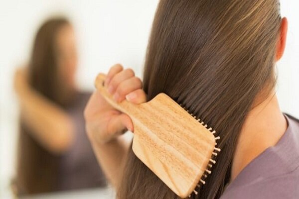 اشتباهات رایج زنان و مردان هنگام روغن زدن به مو ها
