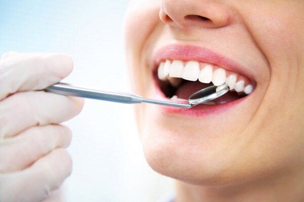 با این روش دندان‌های کج را بدون ارتودنسی درمان کنید