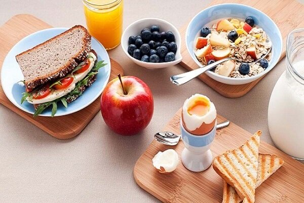 ۱۶ اشتباه هنگام خوردن صبحانه 