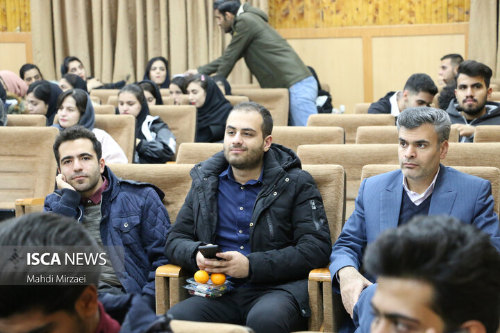 ویژه برنامه شب نشینی دانشجویی شب یلدا در دانشگاه آزاد اسلامی همدان