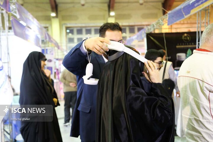 حضور دانشگاه آزاد اسلامی قم در نمایشگاه دائمی بین‌المللی به مناسبت هفته پژوهش