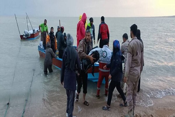 ماجرای گرفتار شدن ۴۱ گردشگر در جزیره غیرمسکونی در بوشهر