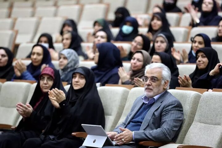 جشن میلاد حضرت فاطمه الزهرا(س) در دانشگاه آزاد اسلامی برگزار شد