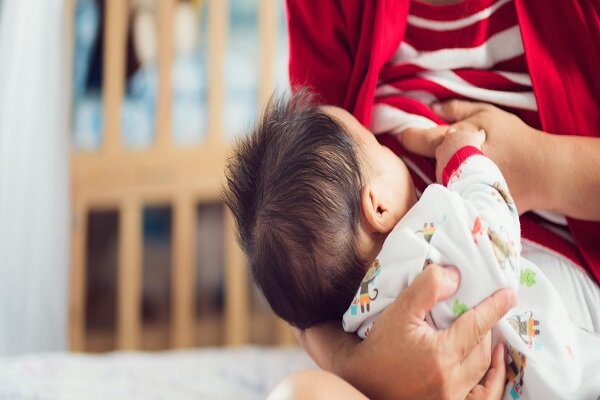 راه‌کارهایی برای گرفتن نوزاد از شیر مادر