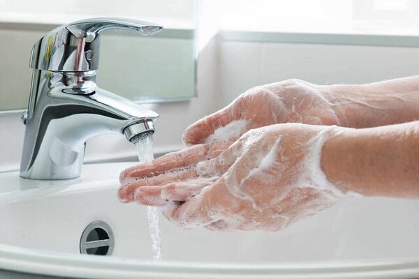 اگر پوست دستهایتان خشک می‌شود این کارهارا انجام دهید