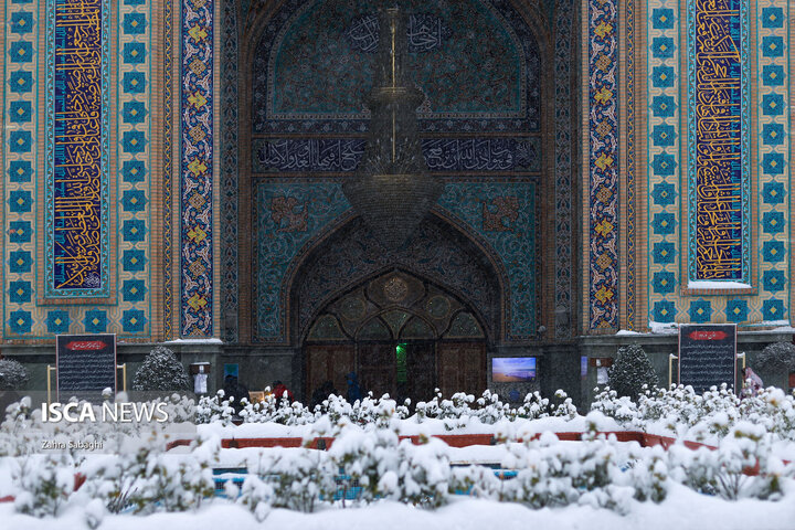 حال و هوای امامزاده صالح تهران در روز برفی