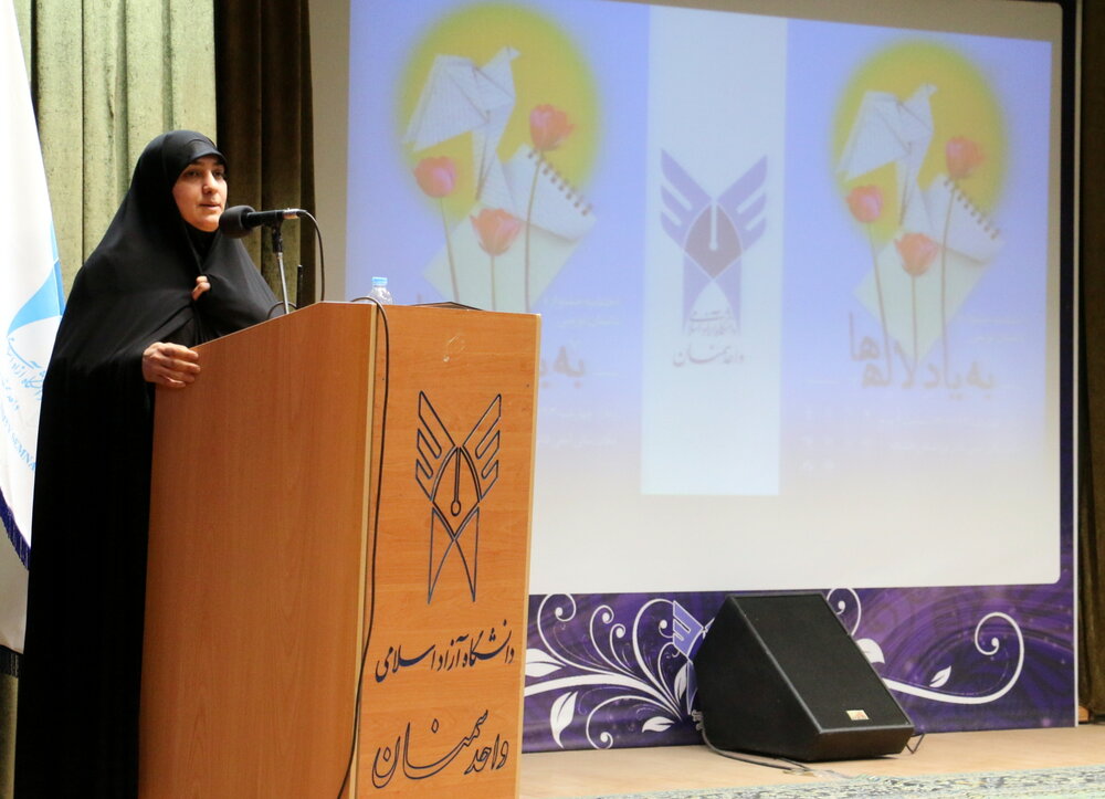 اختتامیه جشنواره داستان نویسی به یادلاله‌ها دانشگاه آزاد اسلامی واحد سمنان