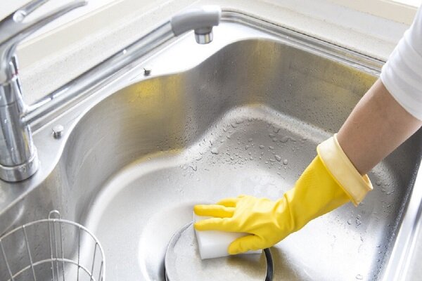 روش‌های صحیح شستن سینک ظرفشویی 