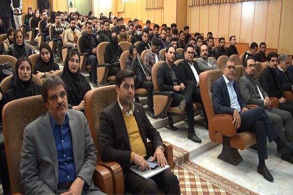 گرامیداشت جشن روز وکیل در دانشگاه آزاد شهرکرد برگزار شد