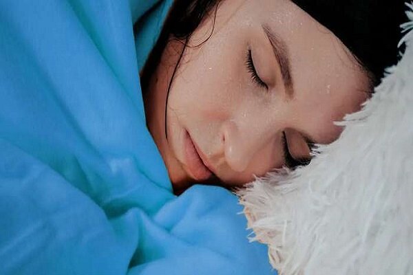 به چه دلایلی عرق سرد می‌کنیم؟