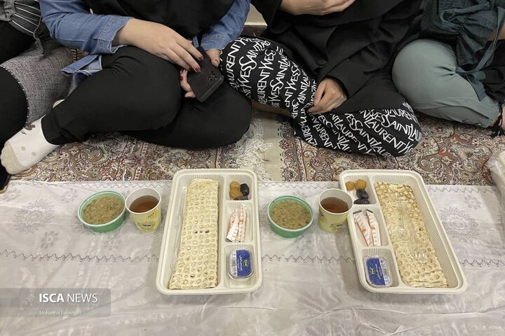 ضیافت افطار خوابگاه دانشجویی دختران دانشگاه آزاد قزوین