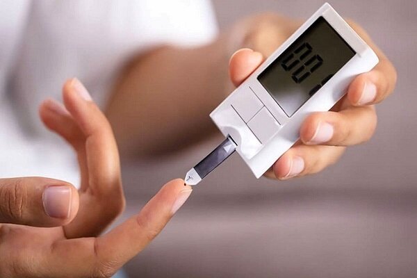 معرفی ۱۰ ماده غذایی که قند خون دیابتی‌ها را کنترل می‌کند