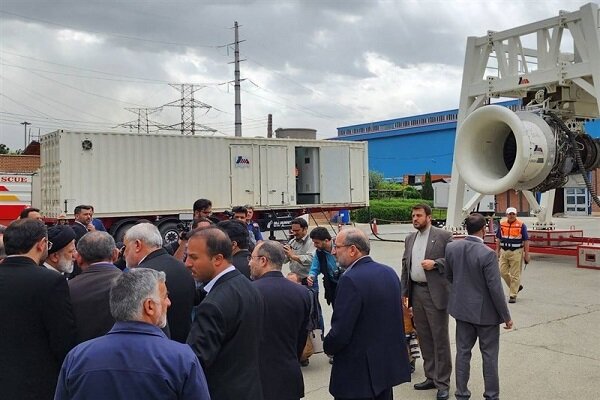 آزمایش موتور کاملاً ایرانی هواپیما با حضور رئیسی