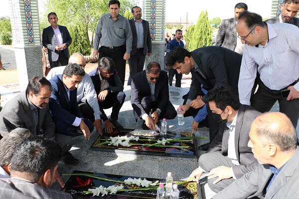 تجدید میثاق دانشگاهیان با شهدای گمنام در جشن آزادی خرمشهر