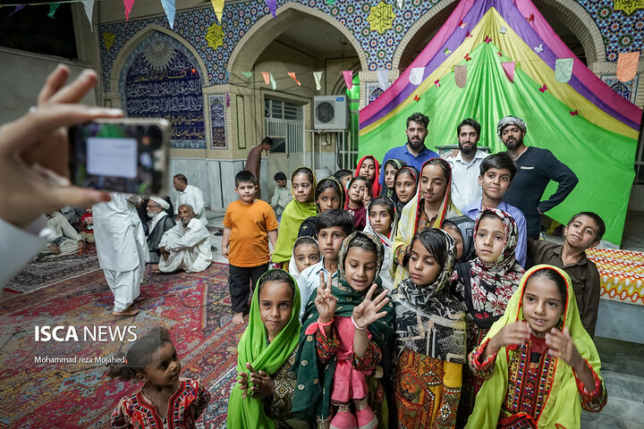 سرود «بابا رضا» و «عزیزم حسین» شادی را به مناطق محروم استان سیستان و بلوچستان برد