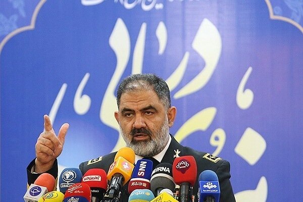 دریادار ایرانی: شاهد الحاق تجهیزات رزمی دفاعی با قابلیت جدید به ارتش خواهیم بود