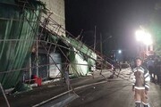 وزش شدید باد در تهران باعث سقوط داربست ساختمانی ۶ طبقه شد