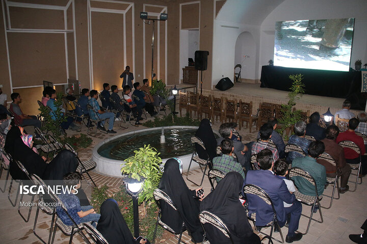 اکران مستند پولیتزر با حضور دانشجویان و اقشار مختلف استان یزد